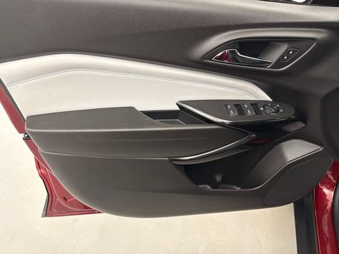 Certified 2025 Chevrolet Trax LT w/ Driver Confidence Package FWD image 12