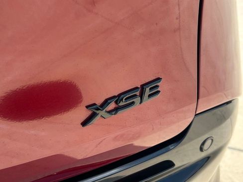 Used 2025 Toyota Sienna XSE w/ XSE Plus Package FWD image 14