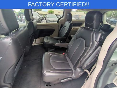 Certified 2024 Chrysler Pacifica Touring-L FWD image 27