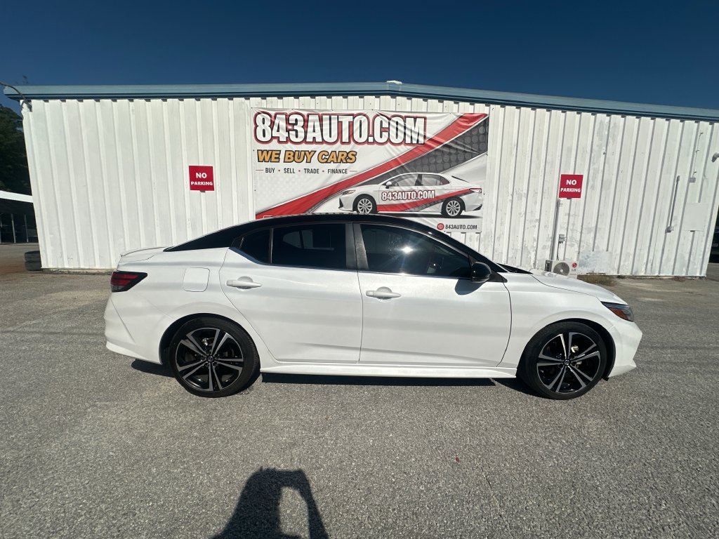 Used 2022 Nissan Sentra SR w/ Lighting Package FWD image 9
