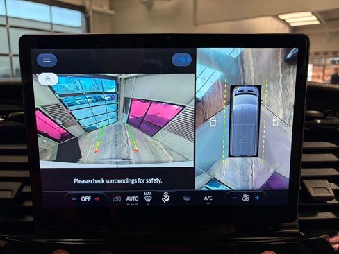 Used 2023 Ford Transit 350 XLT image 18