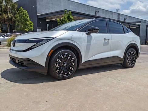 New 2026 Nissan Leaf Platinum+ FWD image 10