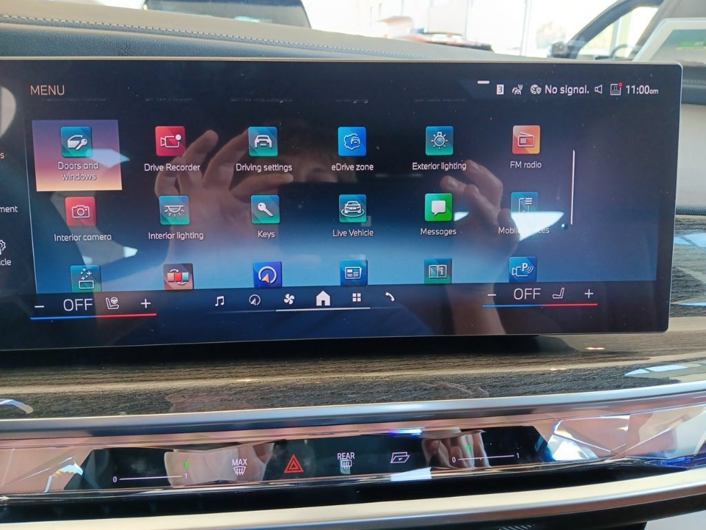 New 2026 BMW 750e xDrive AWD/4WD image 16