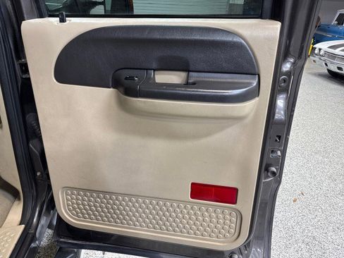 Used 2005 Ford F350 XLT image 64