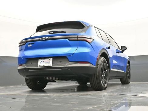 New 2026 Chevrolet Equinox EV LT w/ Midnight Package FWD image 42