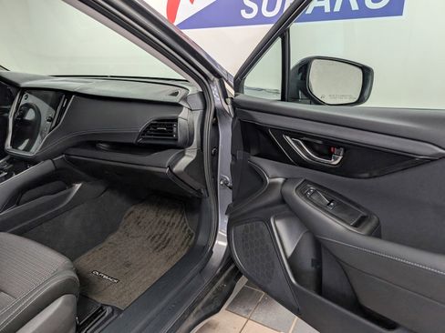Used 2025 Subaru Outback Premium image 30