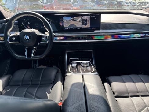 Certified 2023 BMW 760i xDrive w/ Executive Package AWD/4WD image 15