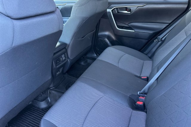 Certified 2023 Toyota RAV4 XLE w/ Convenience Package FWD image 16