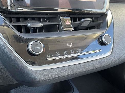 Used 2023 Toyota Corolla LE image 29