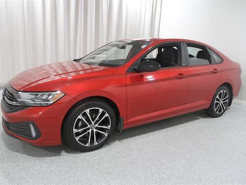 Used 2024 Volkswagen Jetta Sport FWD image 3