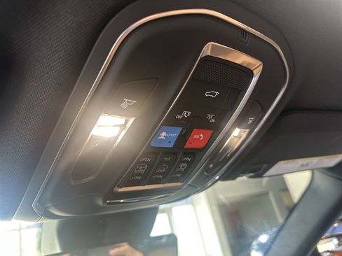 New 2025 Jeep Grand Cherokee Summit image 34