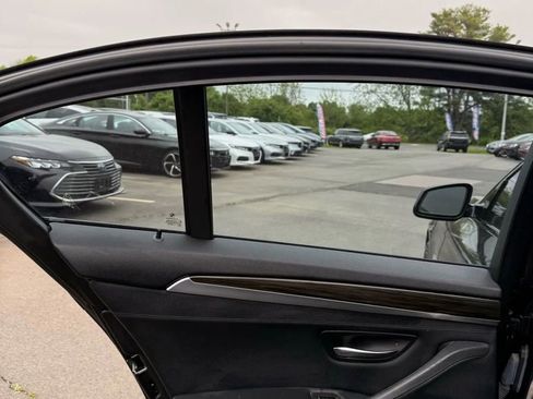 Used 2013 BMW 550i xDrive Sedan image 12