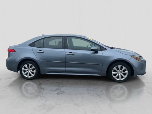 Used 2022 Toyota Corolla LE image 4