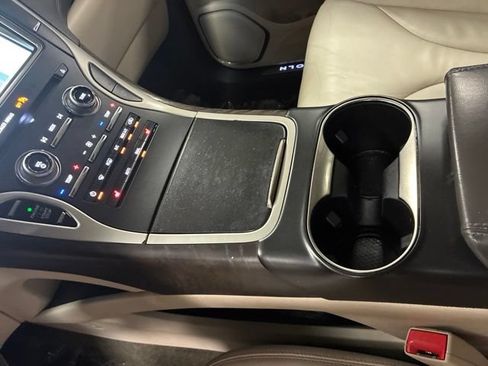 Used 2017 Lincoln MKX Select w/ Select Plus Package FWD image 25