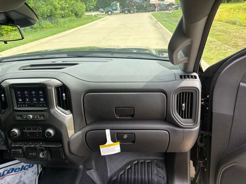 New 2026 Chevrolet Silverado 1500 W/T w/ WT Value Package AWD/4WD image 31
