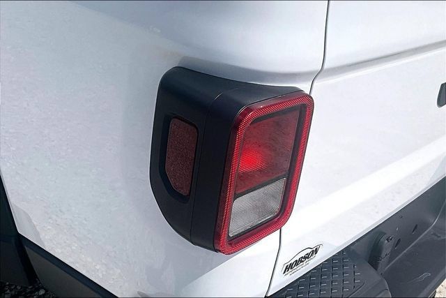 Used 2021 Jeep Gladiator Sport w/ Trailer Tow Package AWD/4WD image 26