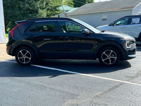 Used 2024 Kia Niro EX FWD image 43