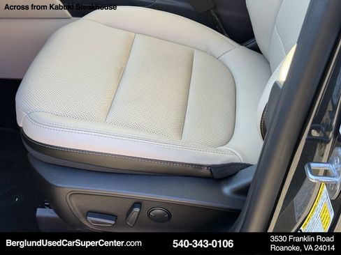 Used 2022 Ford Escape SEL image 16