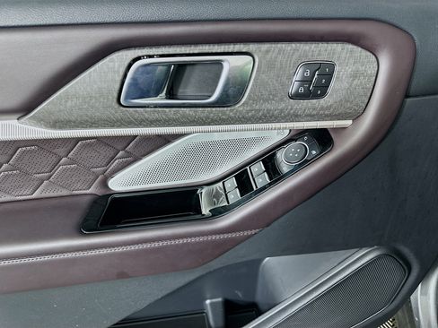 Used 2025 Ford Explorer Platinum w/ LUX Leather Package image 15