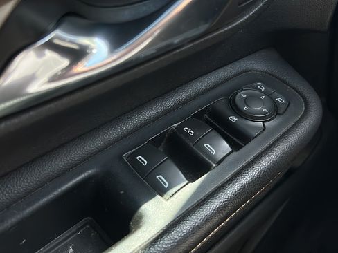 Used 2019 GMC Terrain SLE w/ Driver Convenience Package FWD image 12
