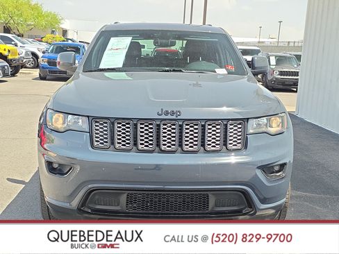 Used 2018 Jeep Grand Cherokee Altitude RWD image 2