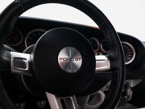 Used 2006 Ford GT RWD image 82