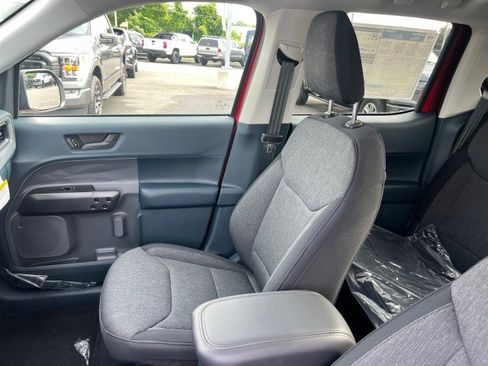 New 2025 Ford Maverick XLT w/ XLT Luxury Package image 9