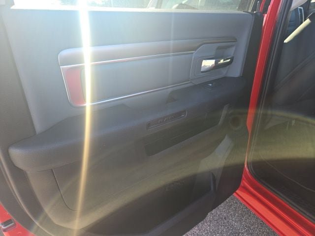 Used 2021 RAM 1500 Classic SLT AWD/4WD image 6