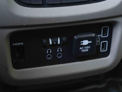 Used 2021 Honda Pilot Touring image 44