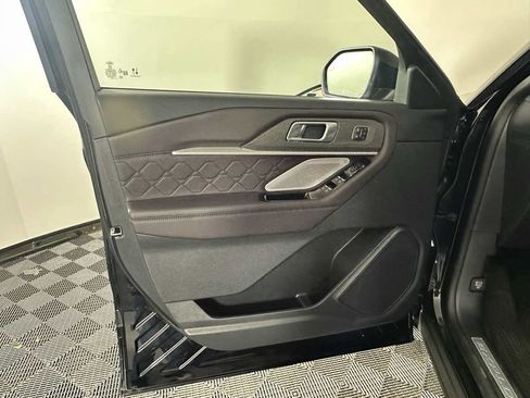 Used 2026 Ford Explorer Platinum w/ LUX Leather Package AWD/4WD image 15