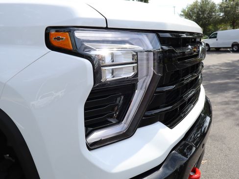 Used 2026 Chevrolet Silverado 2500 LTZ w/ LTZ Plus Package AWD/4WD image 11