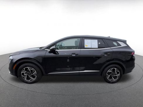 Used 2025 Kia Sportage LX FWD image 8