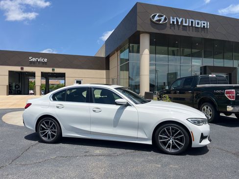 Used 2020 BMW 330i Sedan w/ Convenience Package RWD image 1