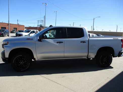 Used 2020 Chevrolet Silverado 1500 LT Trail Boss image 4