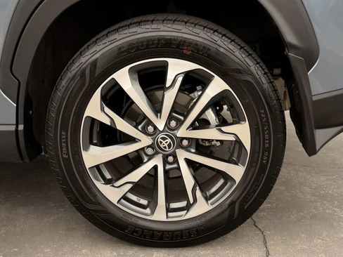 Certified 2023 Toyota Corolla Cross XLE image 12