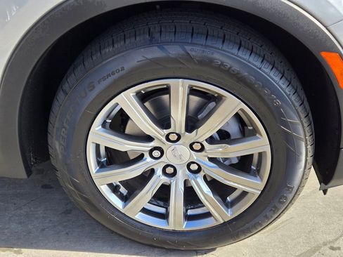 Used 2022 Cadillac XT4 Premium Luxury w/ Safety Alert Package FWD image 8