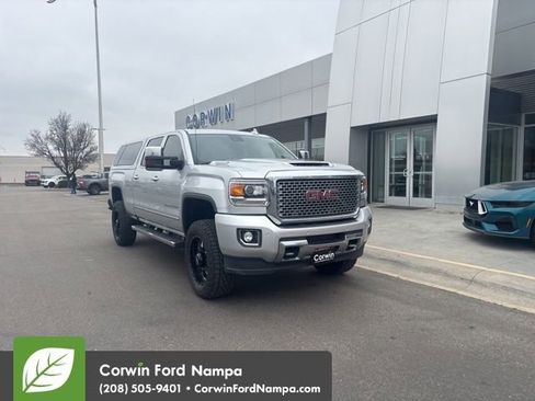 Used 2017 GMC Sierra 2500 Denali w/ Duramax Plus Package image 2
