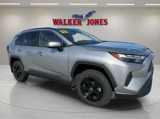 Used 2022 Toyota RAV4 XLE w/ Convenience Package video 1