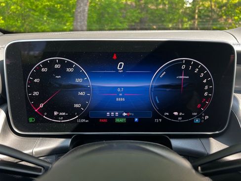 Used 2025 Mercedes-Benz GLC 350e 4MATIC image 15