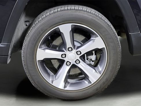 Used 2022 Jeep Grand Cherokee Limited 4xe image 9