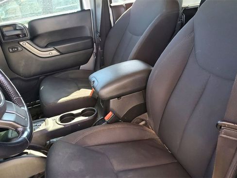 Used 2014 Jeep Wrangler Unlimited Willys image 11