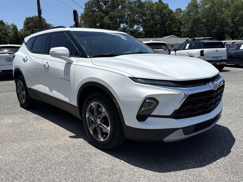 Used 2024 Chevrolet Blazer LT w/ Sound & Technology Package FWD image 7