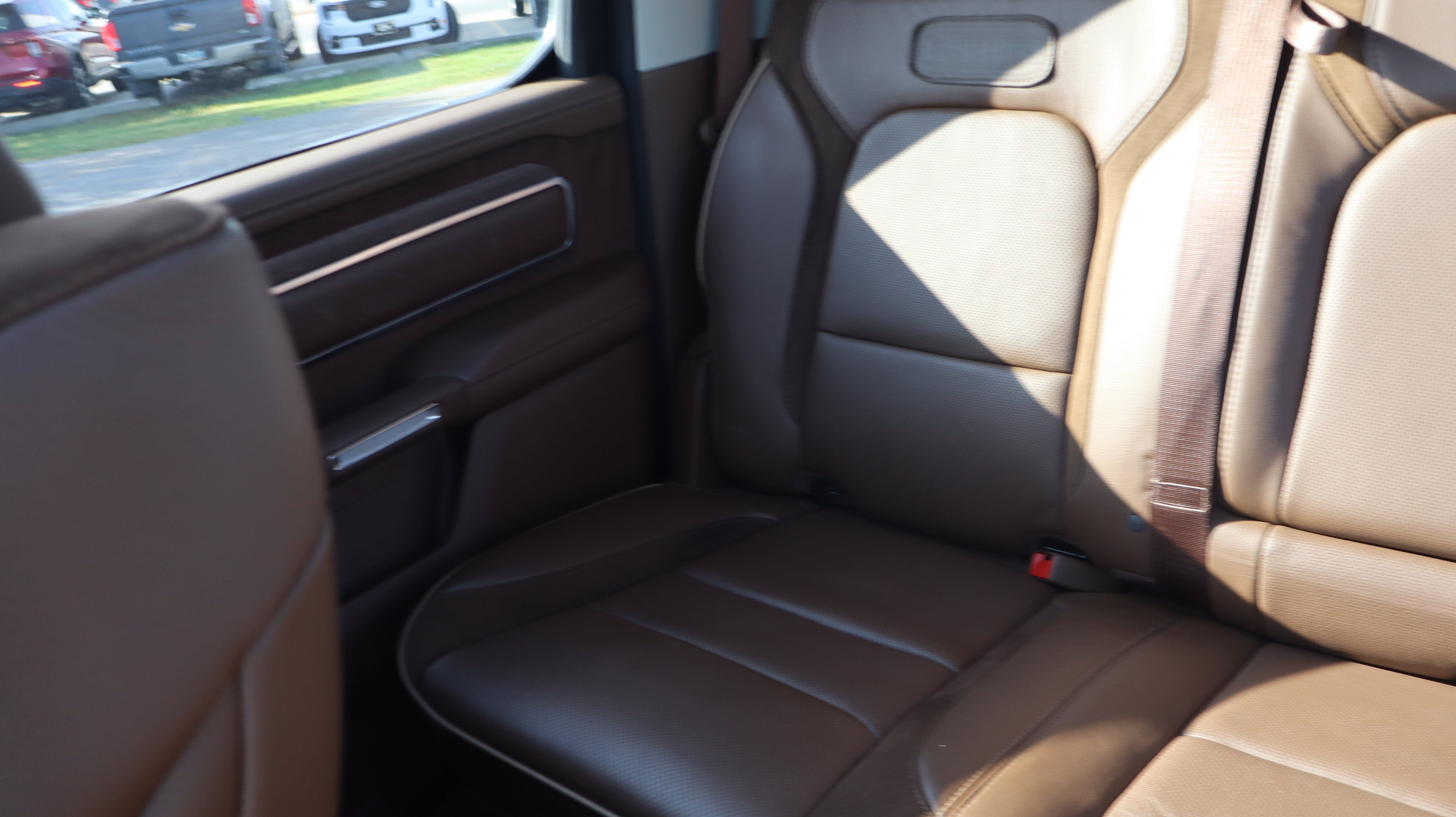 Used 2024 RAM 1500 Limited AWD/4WD image 13