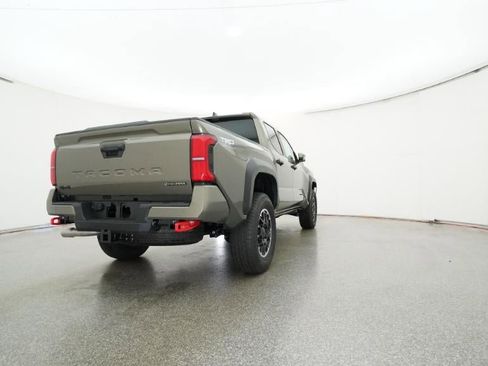 New 2025 Toyota Tacoma TRD Off-Road AWD/4WD image 24