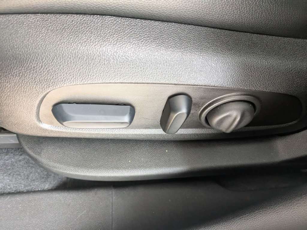 Used 2024 Chevrolet Equinox RS FWD image 21