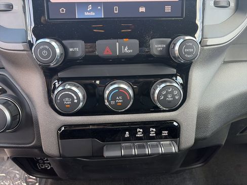 New 2026 RAM 1500 Express image 25