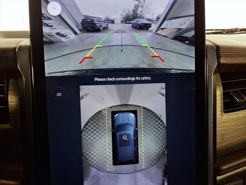 Used 2023 Ford Expedition Limited image 12