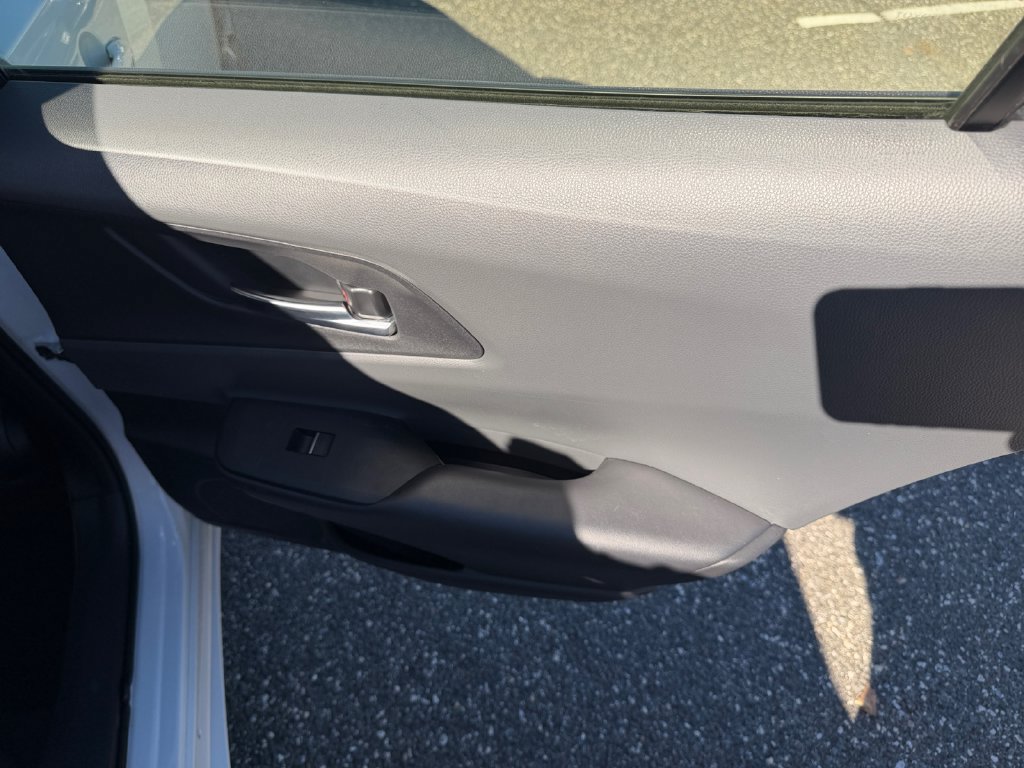 Used 2025 Toyota Prius XLE AWD/4WD image 23