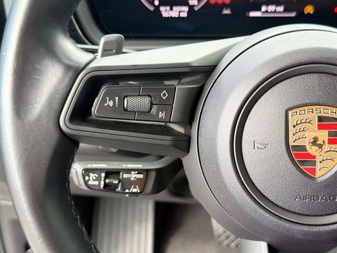 Used 2024 Porsche Cayenne image 38