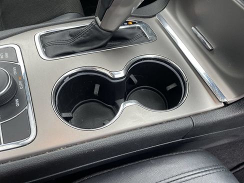 Used 2019 Jeep Grand Cherokee Altitude AWD/4WD image 30